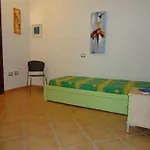 Apartman Lovely With Terrace And Air Conditioning Torpè
