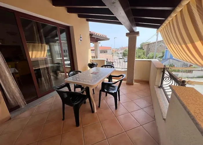 Lovely With Terrace And Air Conditioning Appartement Torpè