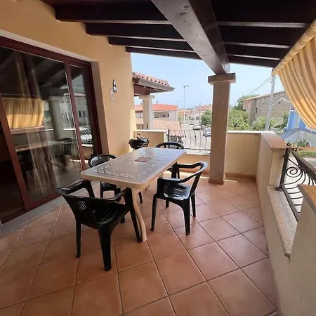 Lovely With Terrace And Air Conditioning Apartamento Torpè