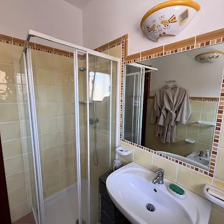 Apartamento Lovely With Terrace And Air Conditioning Torpè