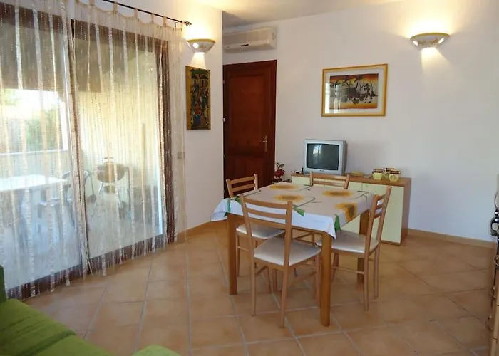 Lovely With Terrace And Air Conditioning Apartman Torpè